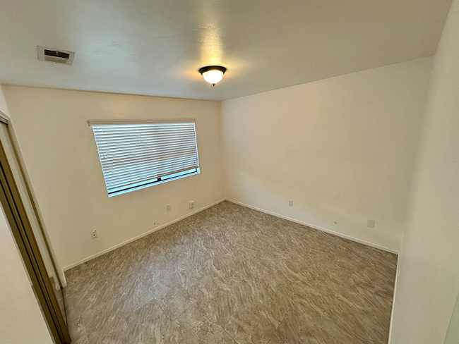 Building Photo - Wonderful 4 Bedroom House Coming Available!
