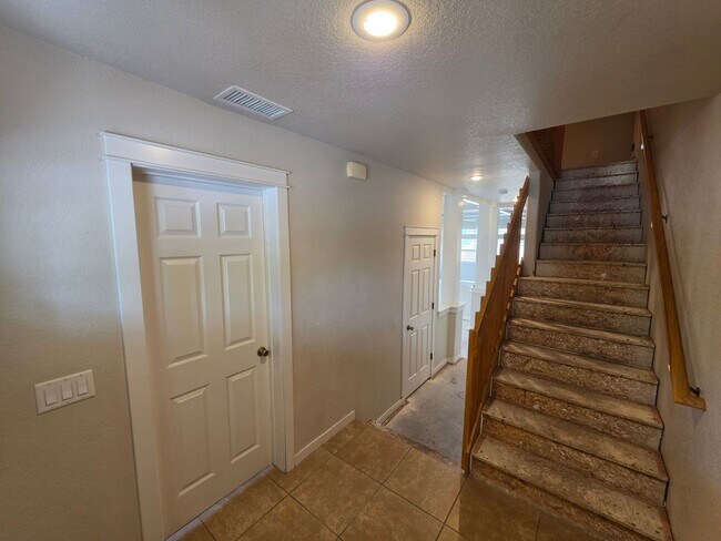 Building Photo - 3722 E Avocet Way