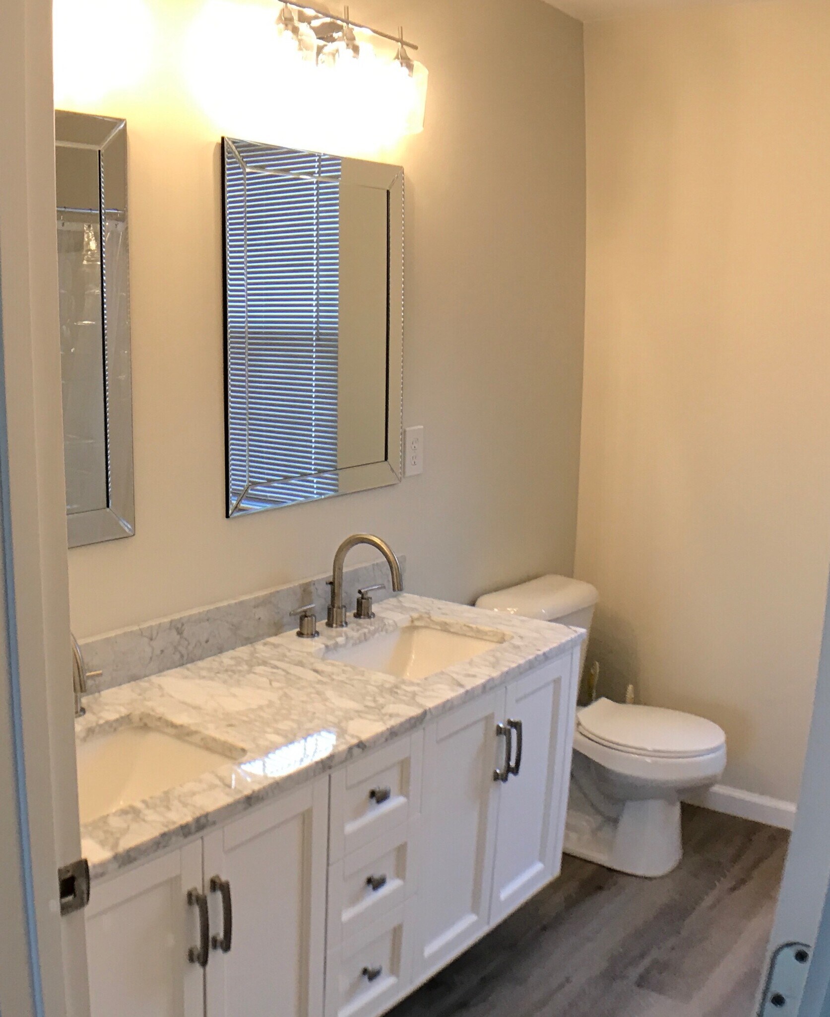 Master full bath, double marble vanity - 3027 Abby Way