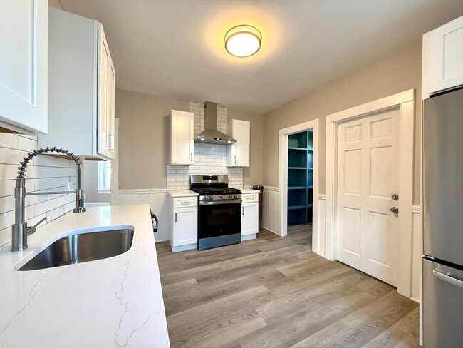 Building Photo - 69 Conwell Ave