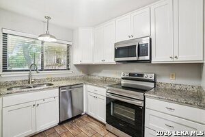 Building Photo - 6106 Vance Jackson Rd