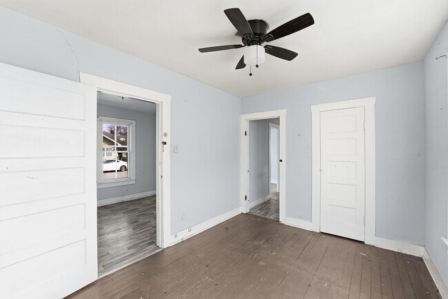 Building Photo - 2420 Stevens St