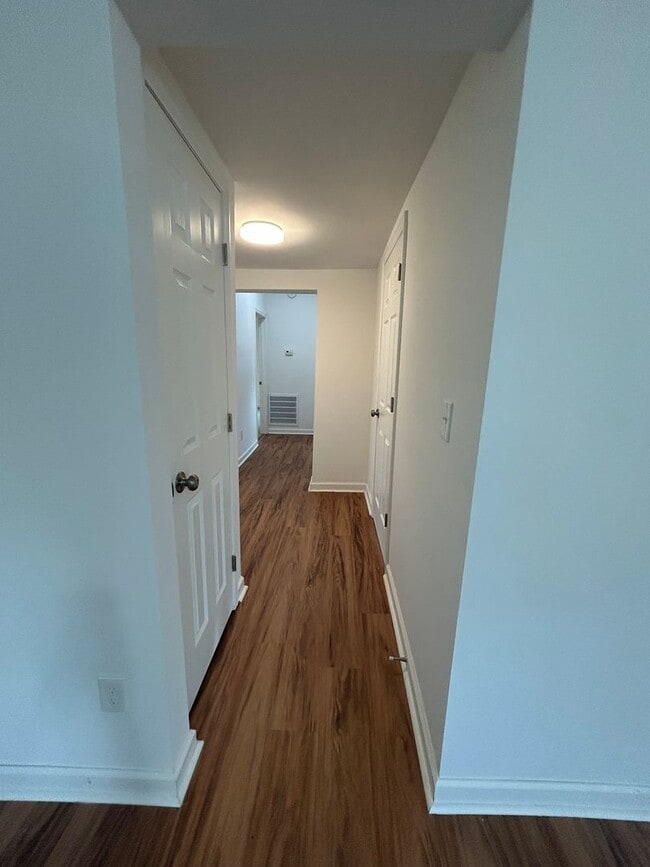 Building Photo - SPECIAL DEAL: $250 OFF FIRST MONTH'S RENT