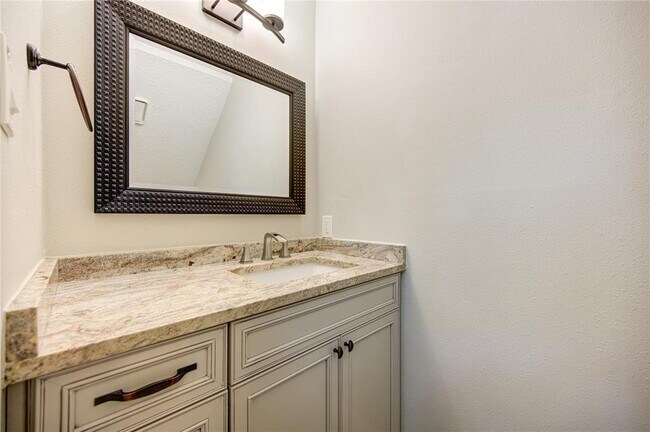 Building Photo - 4927 Kenlake Grove Dr