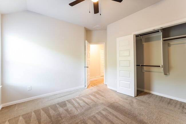 Building Photo - 16130 Barge Way