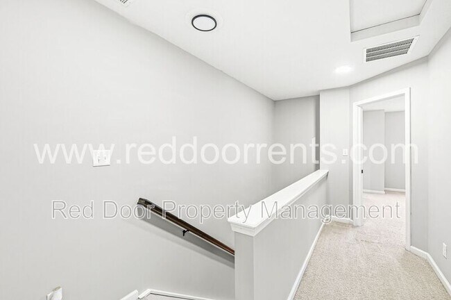 Building Photo - 2936 W New York St