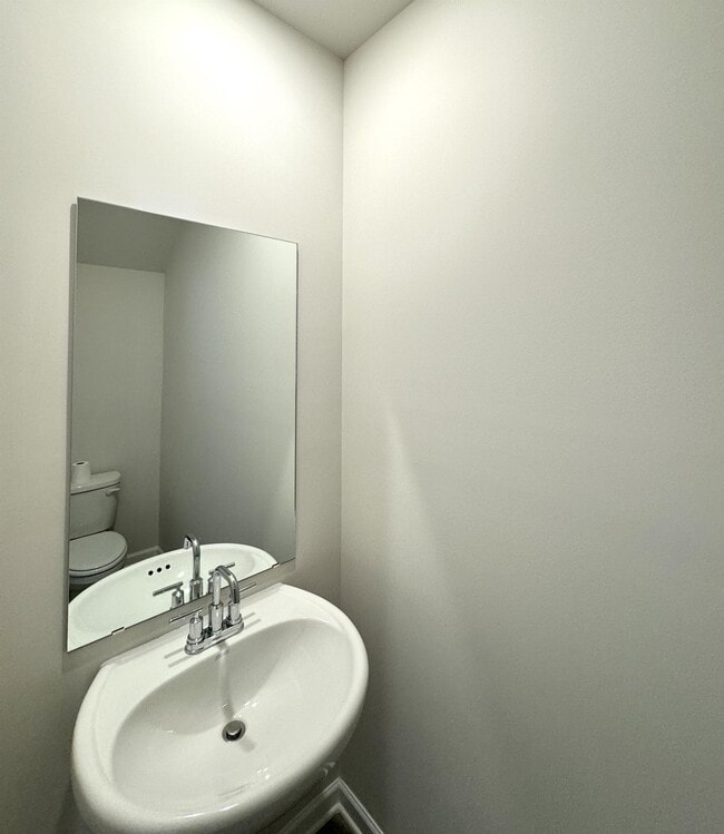 Building Photo - 3635 Shore Wood Ave