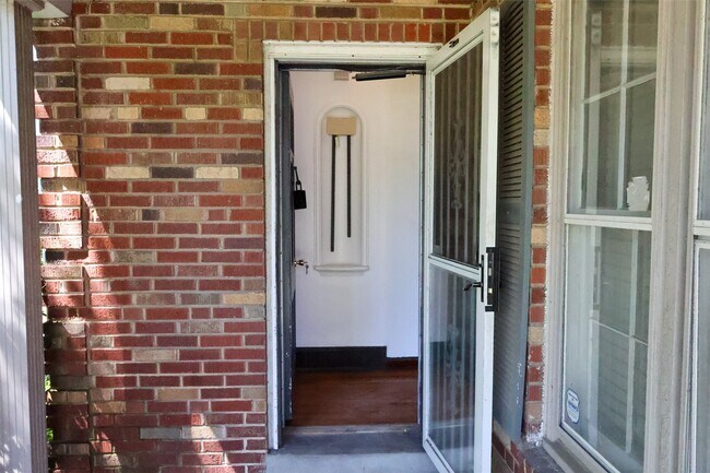 Building Photo - 1067 Melvin Dr