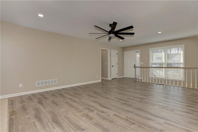 Building Photo - 637 Wedgewood Dr