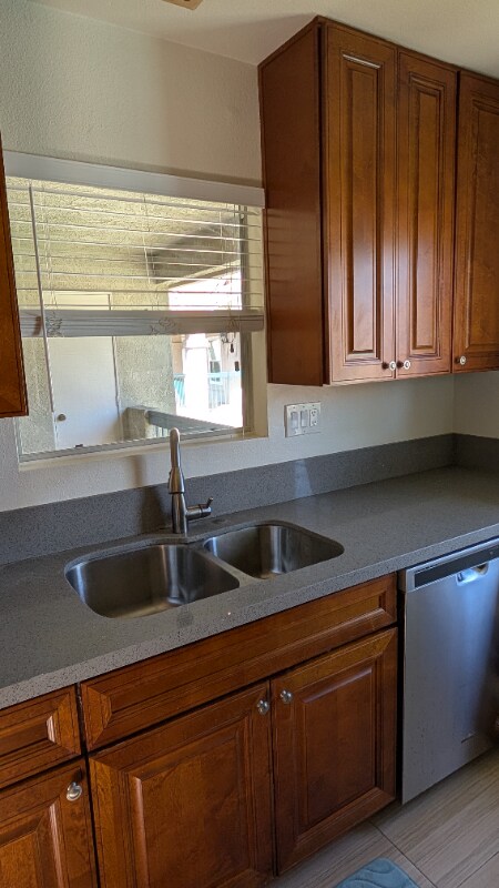 Building Photo - 10740 Aderman Ave