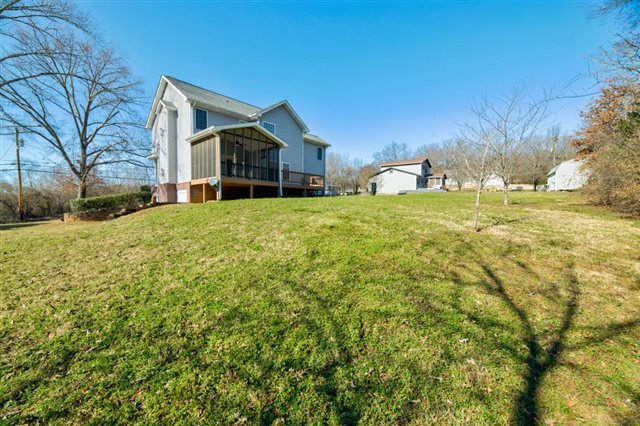 Building Photo - 612 Loop Rd