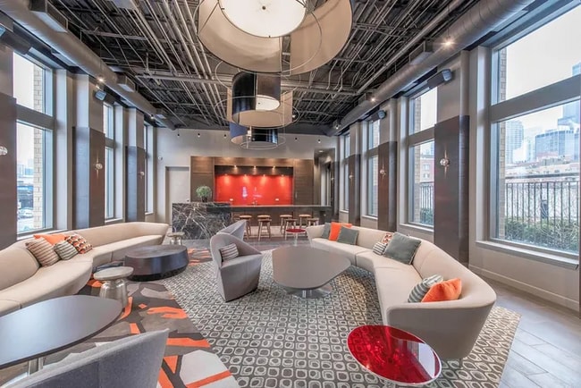 Building Photo - 350 N Desplaines St