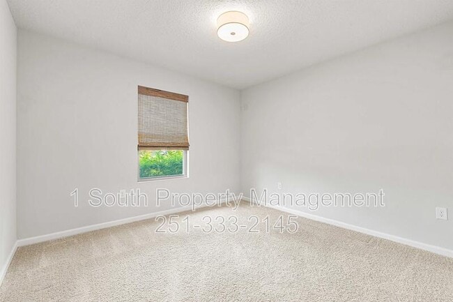 Building Photo - 724 Amador Avenue