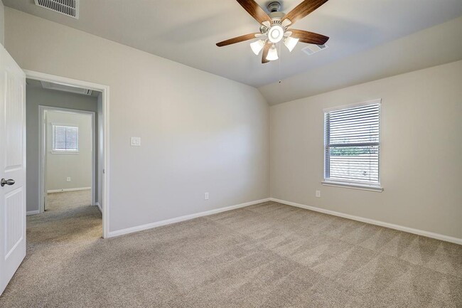 Building Photo - 314 Moonwalk St