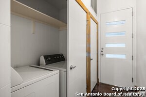 Building Photo - 1542 N Alamo St