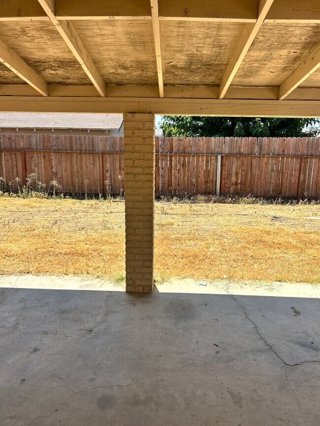 Building Photo - Single Family Home