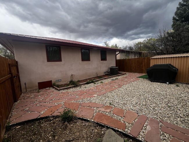 Building Photo - 127 Oakley Ln
