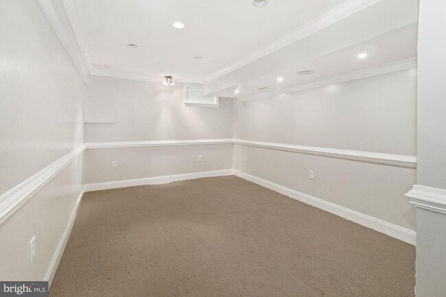 Building Photo - 6212 Lilac Bush Ln