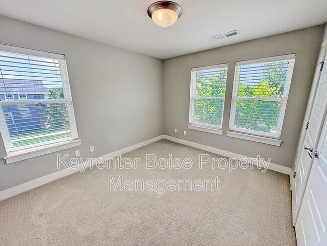 Building Photo - 2784 S Trailwood Way
