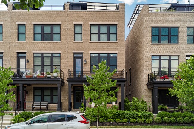 Building Photo - 1041 Harrison Park Pl