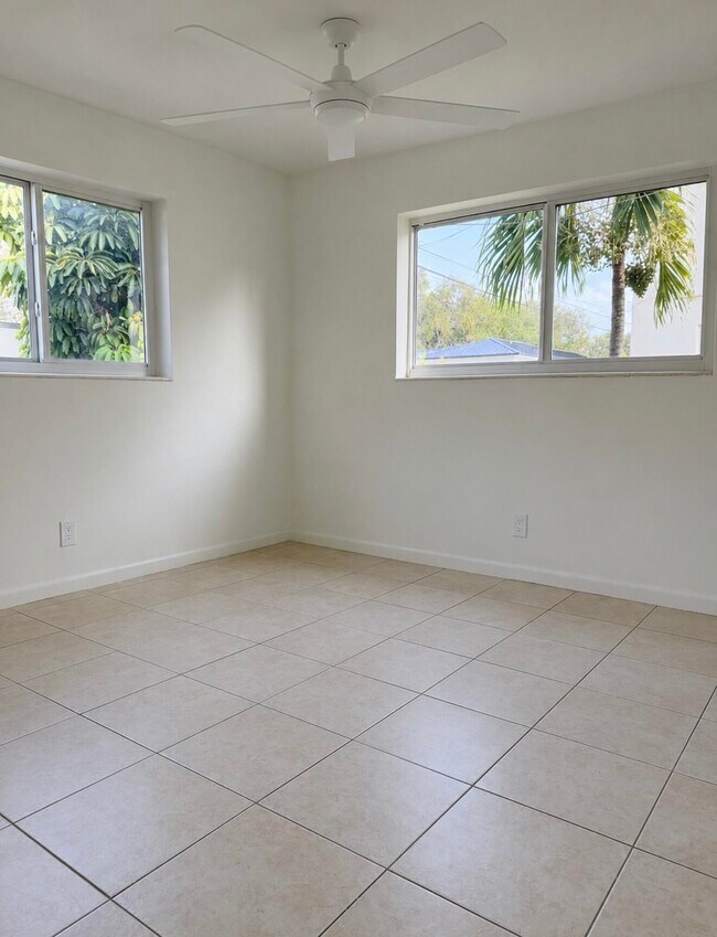 Building Photo - 5210 SW 90th Way