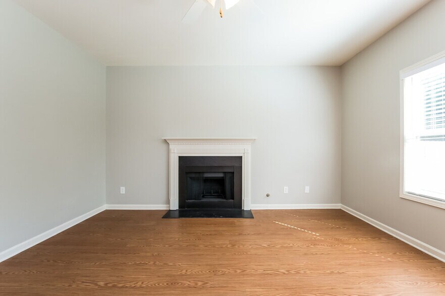 Building Photo - 98 Mercer Ln