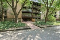 Building Photo - 5600 Hillcrest Ln