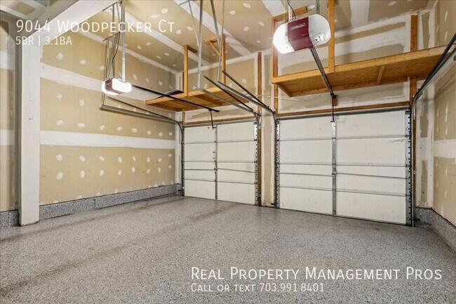 Building Photo - 9044 Woodpecker Ct