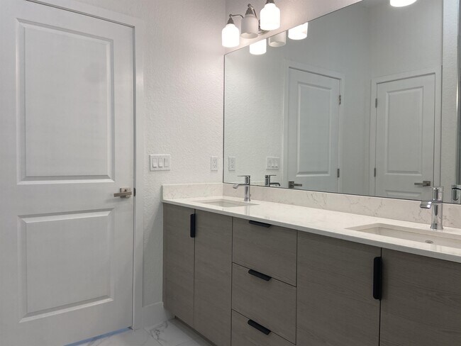 Building Photo - 359 Bella Sol Way