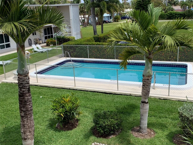 Building Photo - 3205 SE 7th St