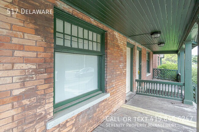 Building Photo - 517 Delaware-