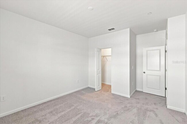 Building Photo - 2240 Red Sun St