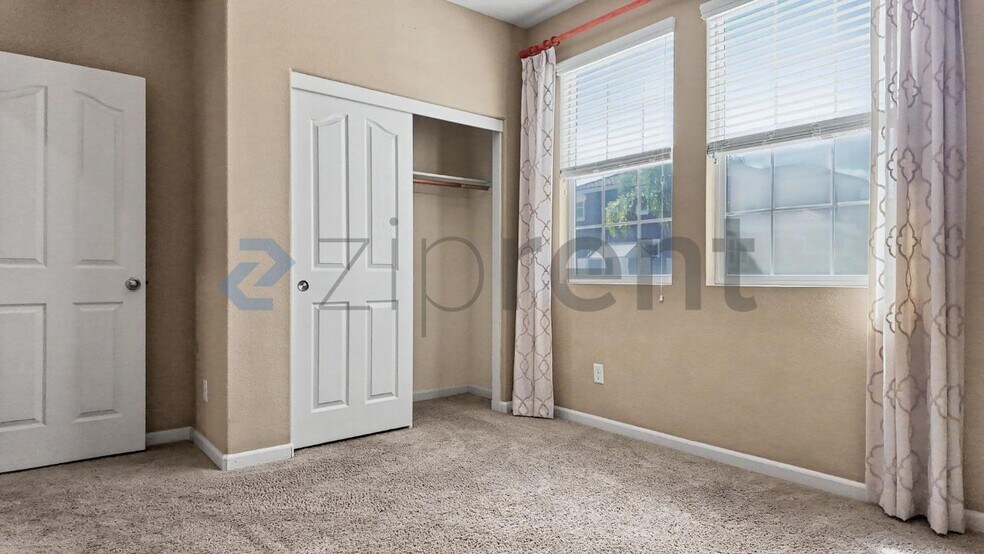 Building Photo - Unit