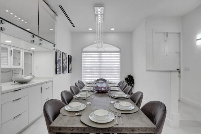 Building Photo - 3824 SW 49th Pl