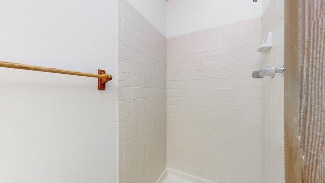 Building Photo - Beautiful Two Bedroom Townhome In Incredible Location!