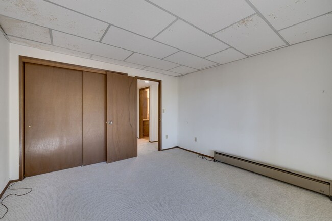 Building Photo - Mid Century Charming Bothell Retreat on 10...