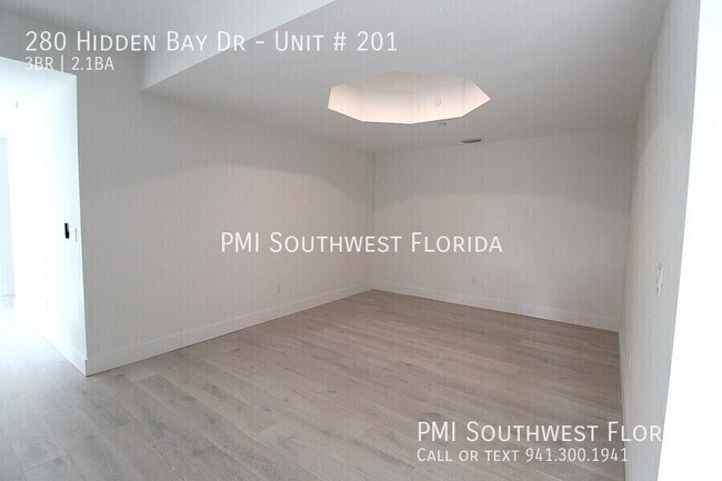 Building Photo - 280 Hidden Bay Dr