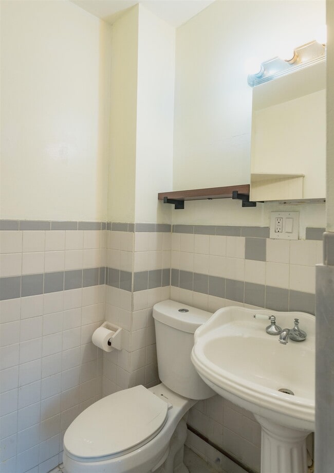 Building Photo - 232.5 6th St