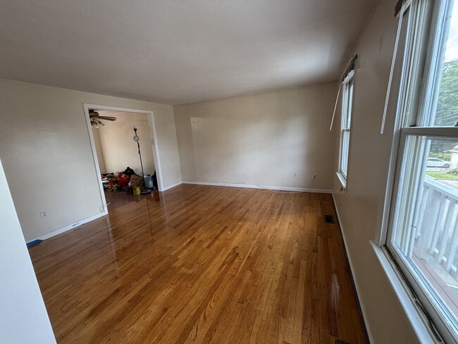 Building Photo - 118 Montclair Ave