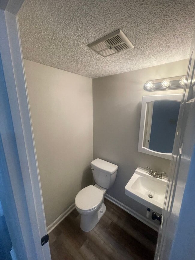 Building Photo - 5311
