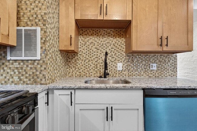 Building Photo - 16 S Van Dorn St