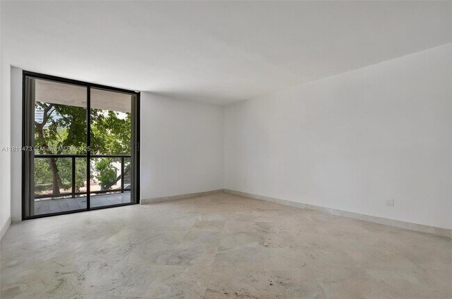 Building Photo - 2575 S Bayshore Dr