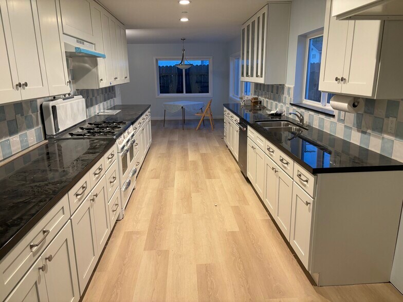 Building Photo - 328 Jordan Ave