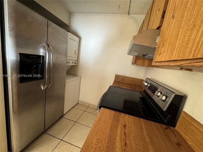 Building Photo - 1024 Twin Lakes Dr