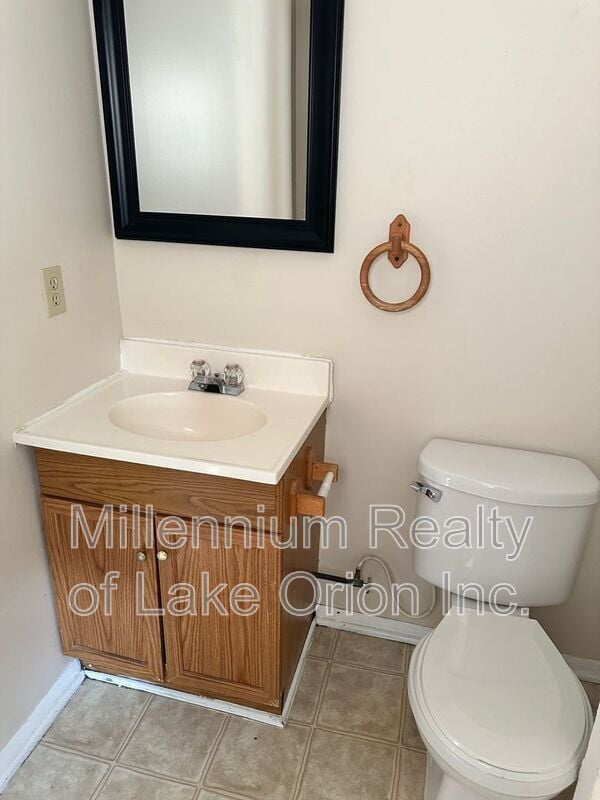 Building Photo - 709 W Dryden Rd