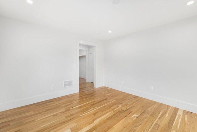 Building Photo - 35 Anchor Way