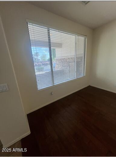 Building Photo - 576 E Julian Dr