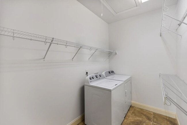 Building Photo - GORGEOUS FOURPLEX HOME - END UNIT