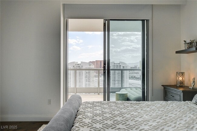 Building Photo - 222 Karen Ave