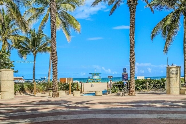 Building Photo - 100 Lincoln Rd